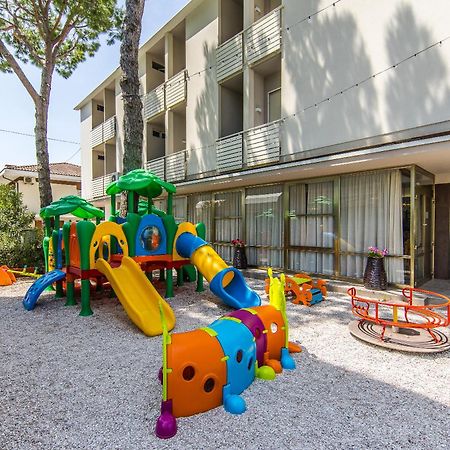 Hotel Stacchini Cesenatico Esterno foto