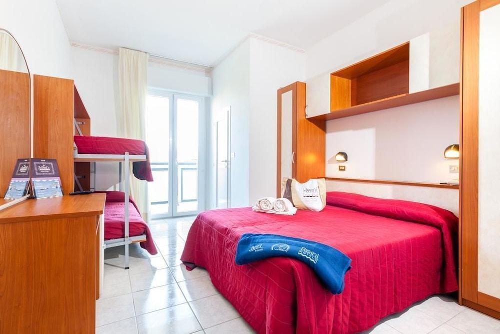 Hotel Stacchini Cesenatico Esterno foto