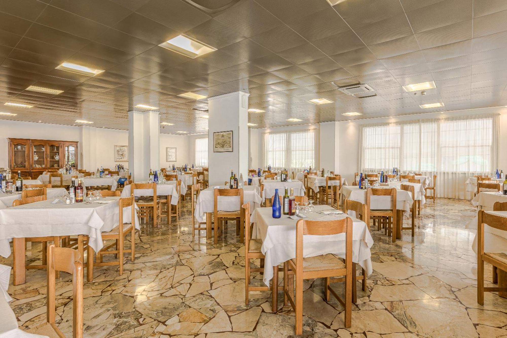 Hotel Stacchini Cesenatico Esterno foto
